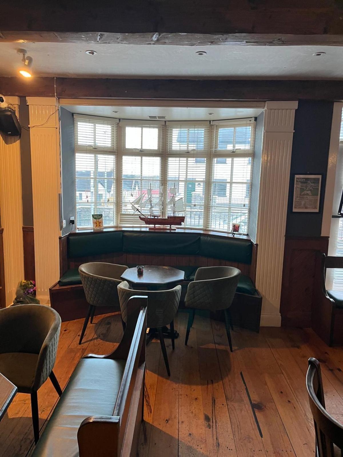The Coach House Inn Moycullen Eksteriør billede